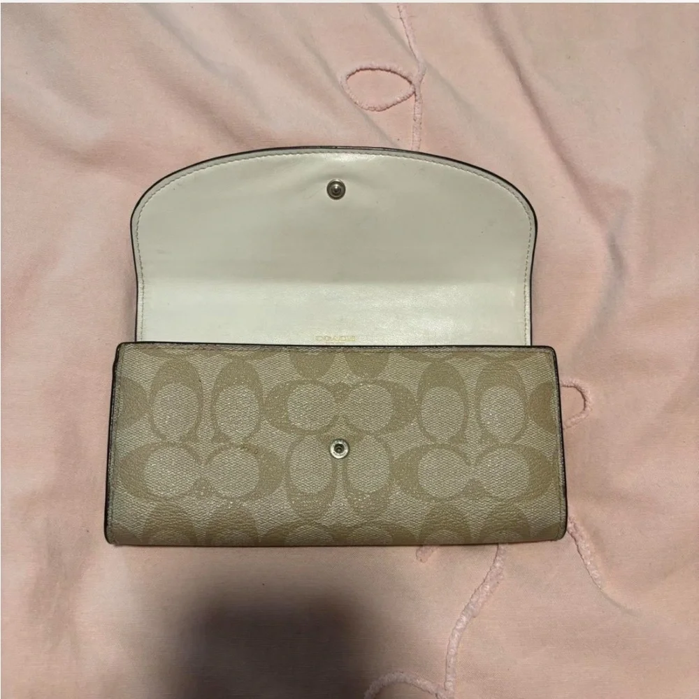 Authentic Coach monogram wallet 💵 - Picture 4 of 8